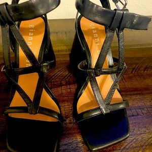 New never worn Gianni Bini sandals